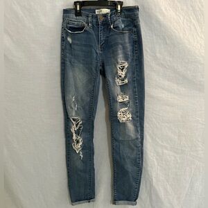Low rise skinny jeans